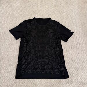 Nike Men's Black Patterned Tee